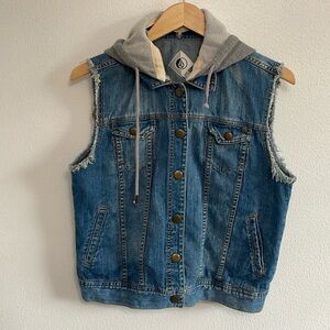 Unisex Volcom Blue Denim Vest with detachable hood Large